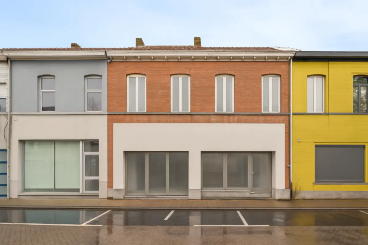 Handelszaak te  koop in Melle 9090 325000.00€ 4 slaapkamers 223.00m² - Zoekertje 634063