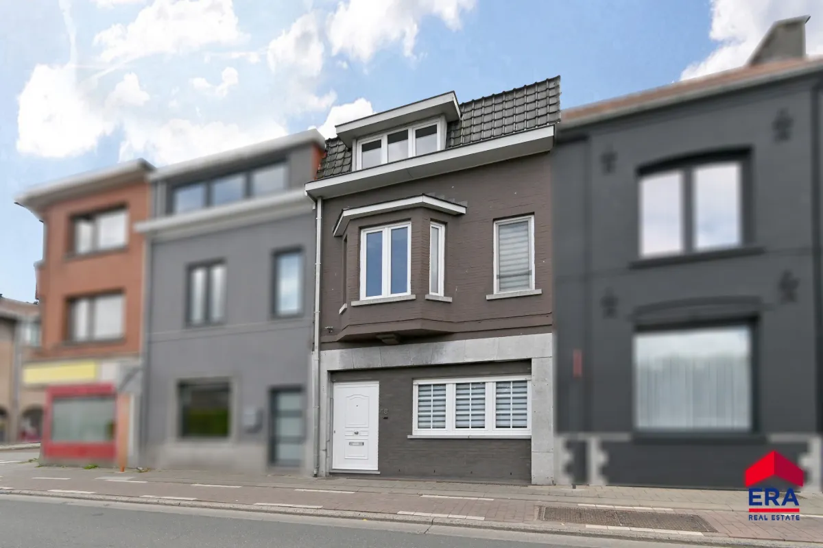 Huis te  koop in Eeklo 9900 319000.00€ 4 slaapkamers 196.00m² - Zoekertje 634425