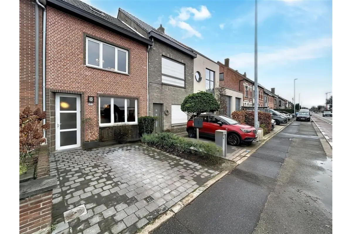 Huis te  koop in Sint-Niklaas 9100 319000.00€ 3 slaapkamers 120.00m² - Zoekertje 634916