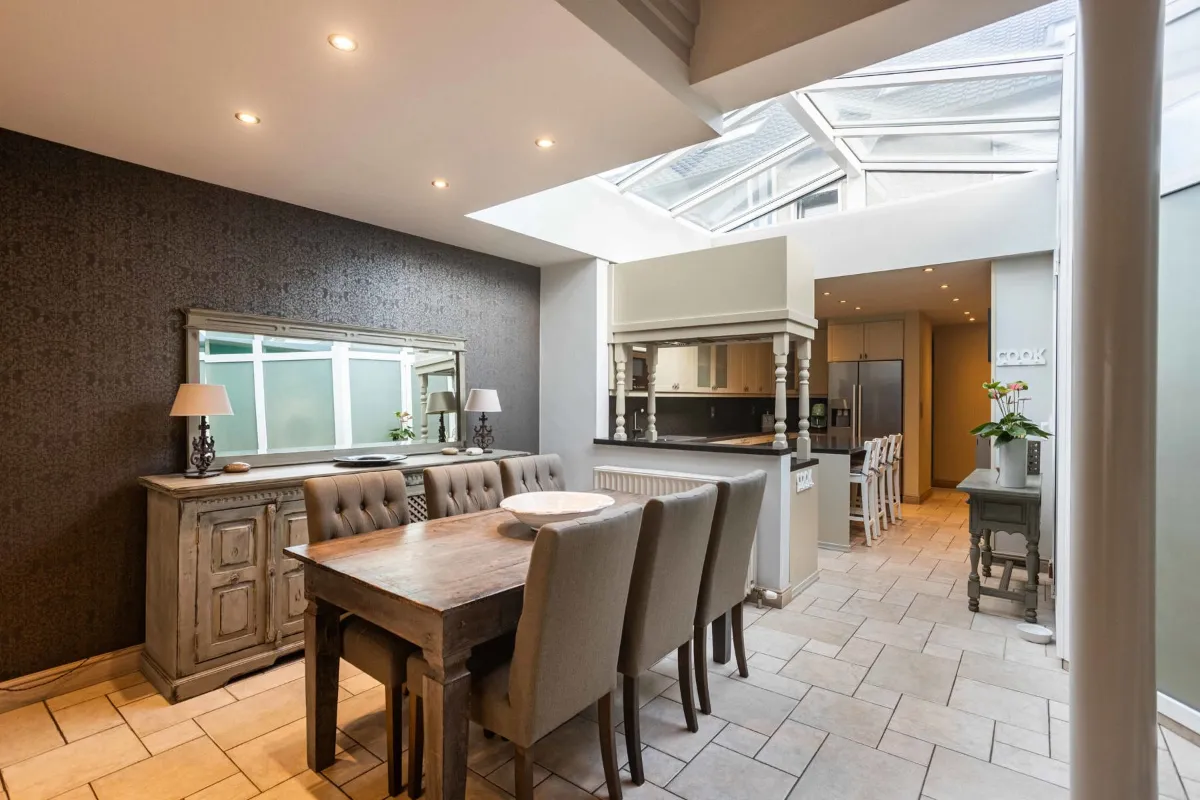 Handelszaak te  koop in Aspelare 9404 325000.00€  slaapkamers 209.00m² - Zoekertje 635779