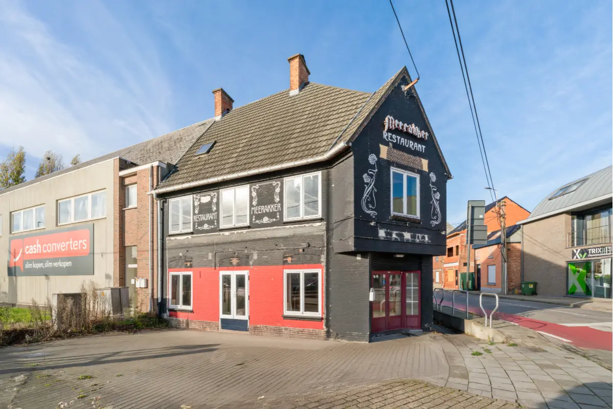 Huis te  koop in Sint-Amandsberg 9040 375000.00€ 2 slaapkamers 224.00m² - Zoekertje 636597