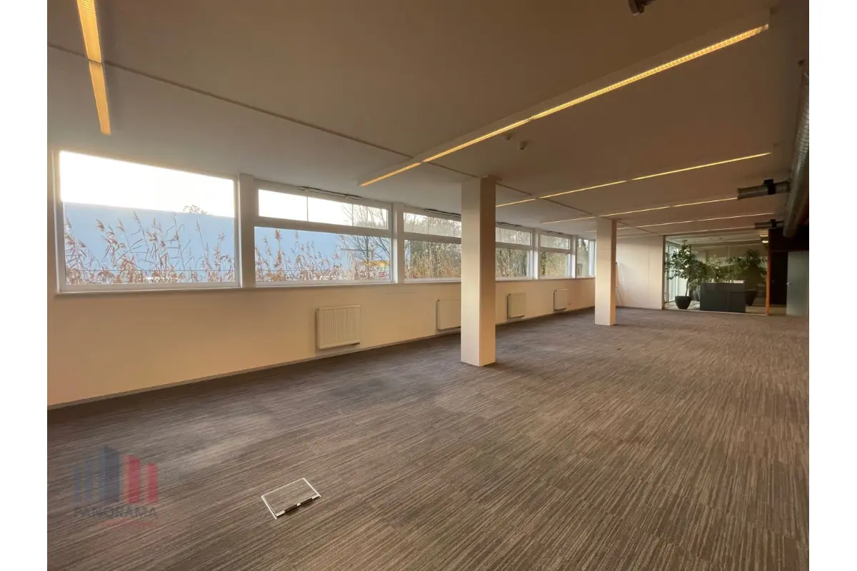 Handelszaak te  huur in Aalter 9880 3268.00€  slaapkamers 363.00m² - Zoekertje 636823