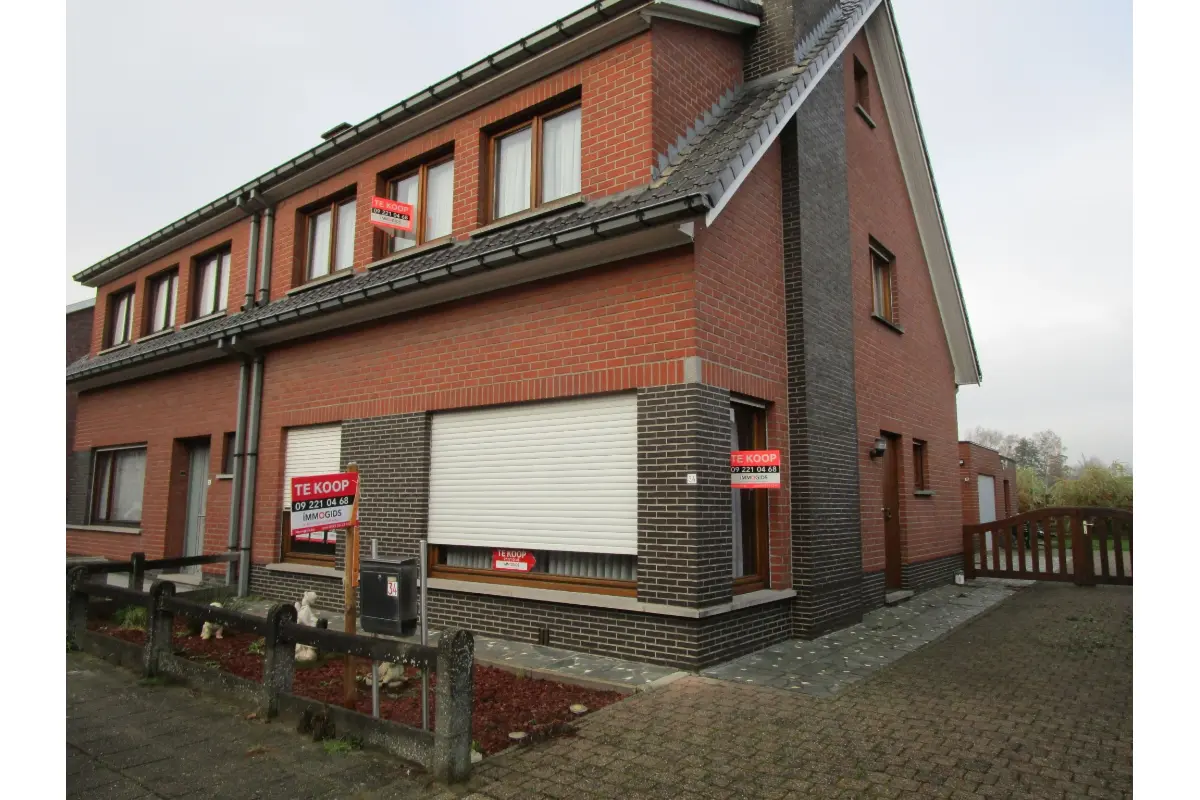 Huis te  koop in Zingem 9750 255000.00€ 3 slaapkamers 200.00m² - Zoekertje 637549