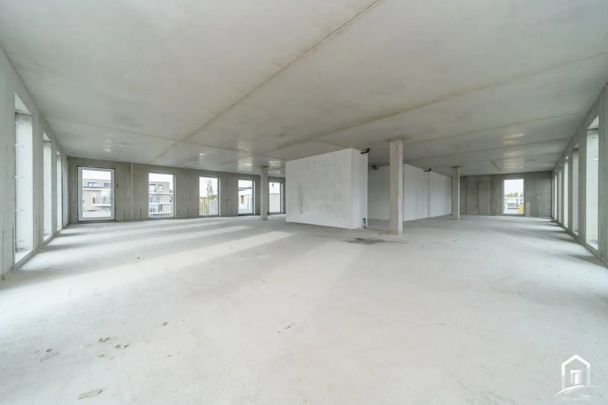 Handelszaak te  in Sint-Pieters-Leeuw 1600 573424.00€  slaapkamers 360.00m² - Zoekertje 636773