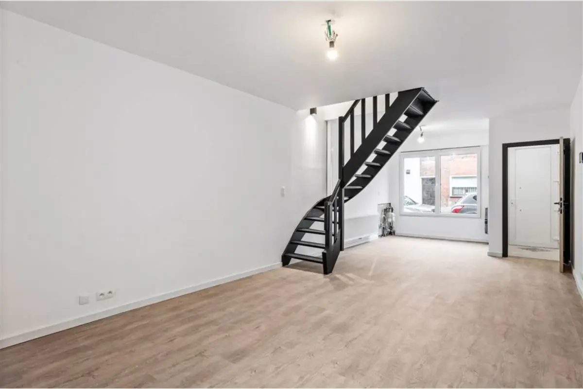 Huis te  koop in Sint-Niklaas 9100 219000.00€ 2 slaapkamers 121.00m² - Zoekertje 637457