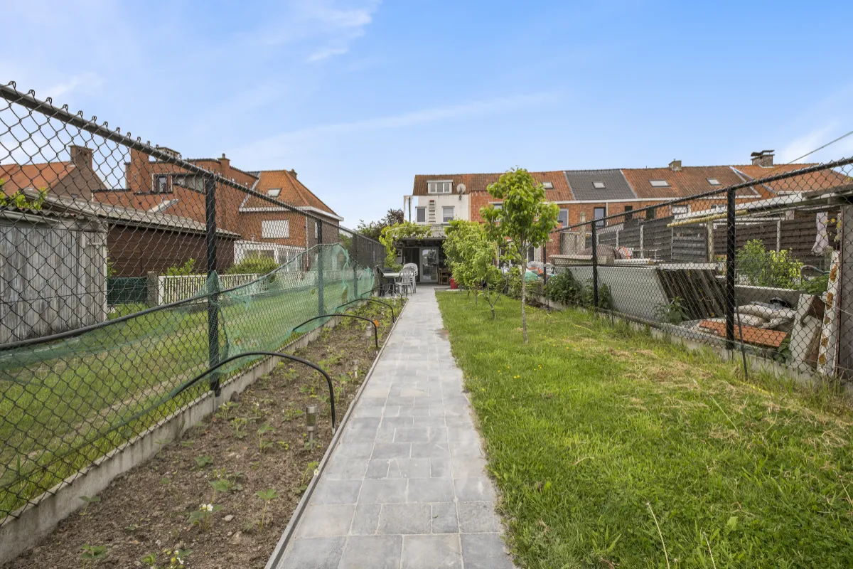 Huis te  koop in Sint-Niklaas 9100 325000.00€ 4 slaapkamers 162.00m² - Zoekertje 637056