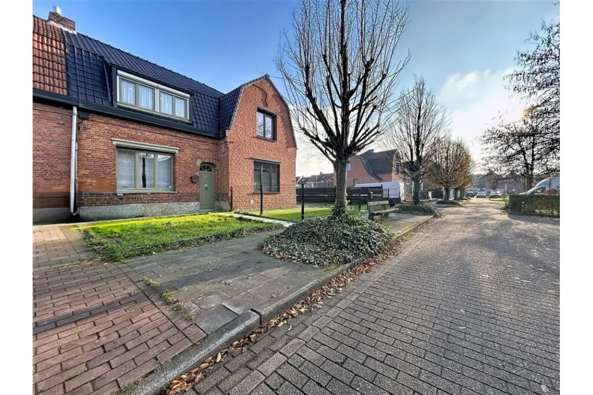 Huis te  koop in Bazel 9150 269000.00€ 3 slaapkamers 120.00m² - Zoekertje 639124