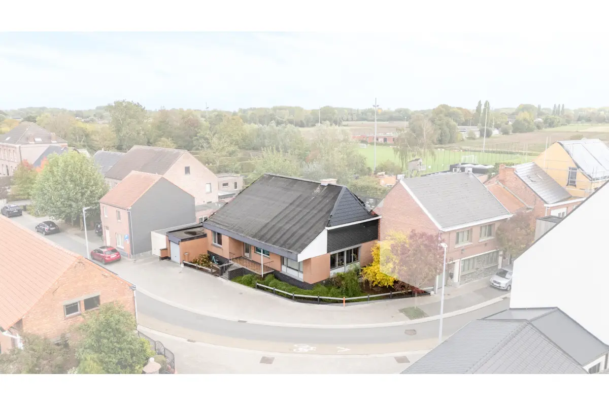 Huis te  koop in Dendermonde 9200 365000.00€ 2 slaapkamers 240.00m² - Zoekertje 637057