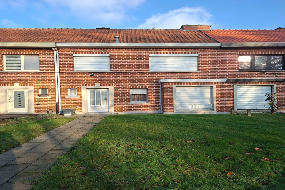 Huis te  koop in Sint-Niklaas 9100 250000.00€ 3 slaapkamers m² - Zoekertje 637377