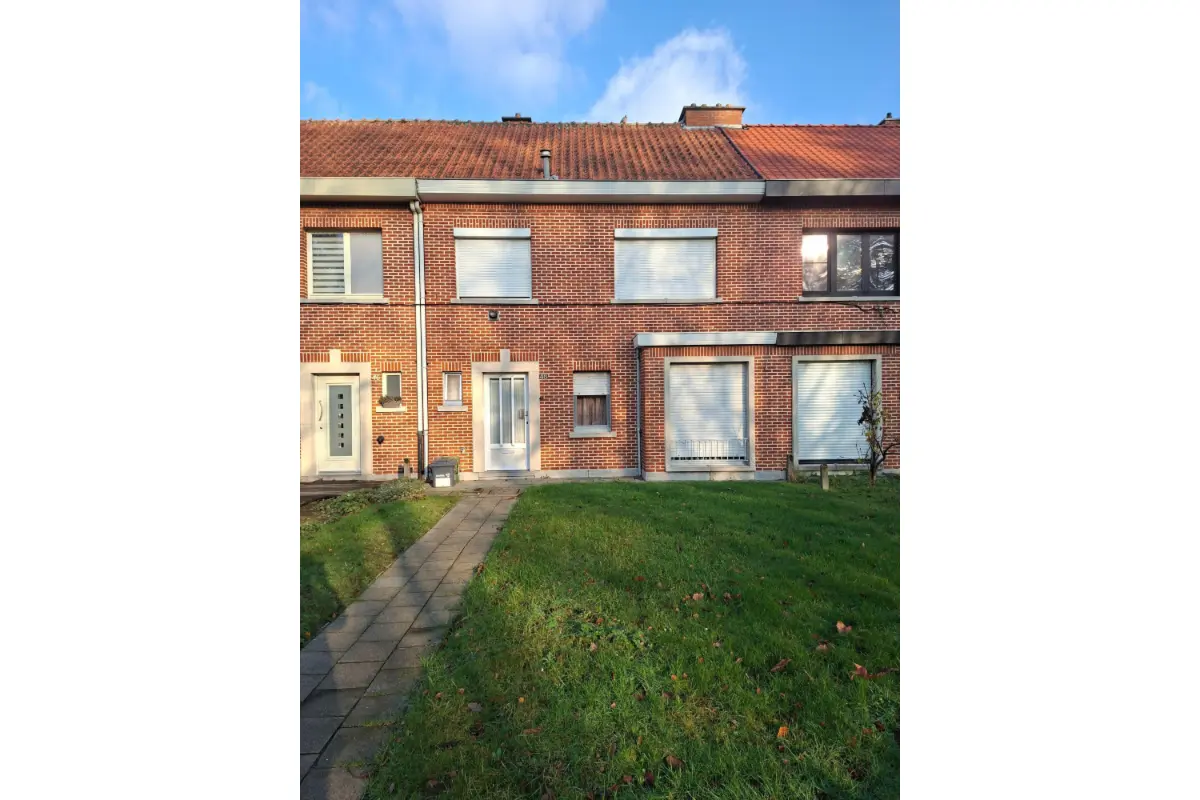 Huis te  koop in Sint-Niklaas 9100 250000.00€ 3 slaapkamers m² - Zoekertje 637377