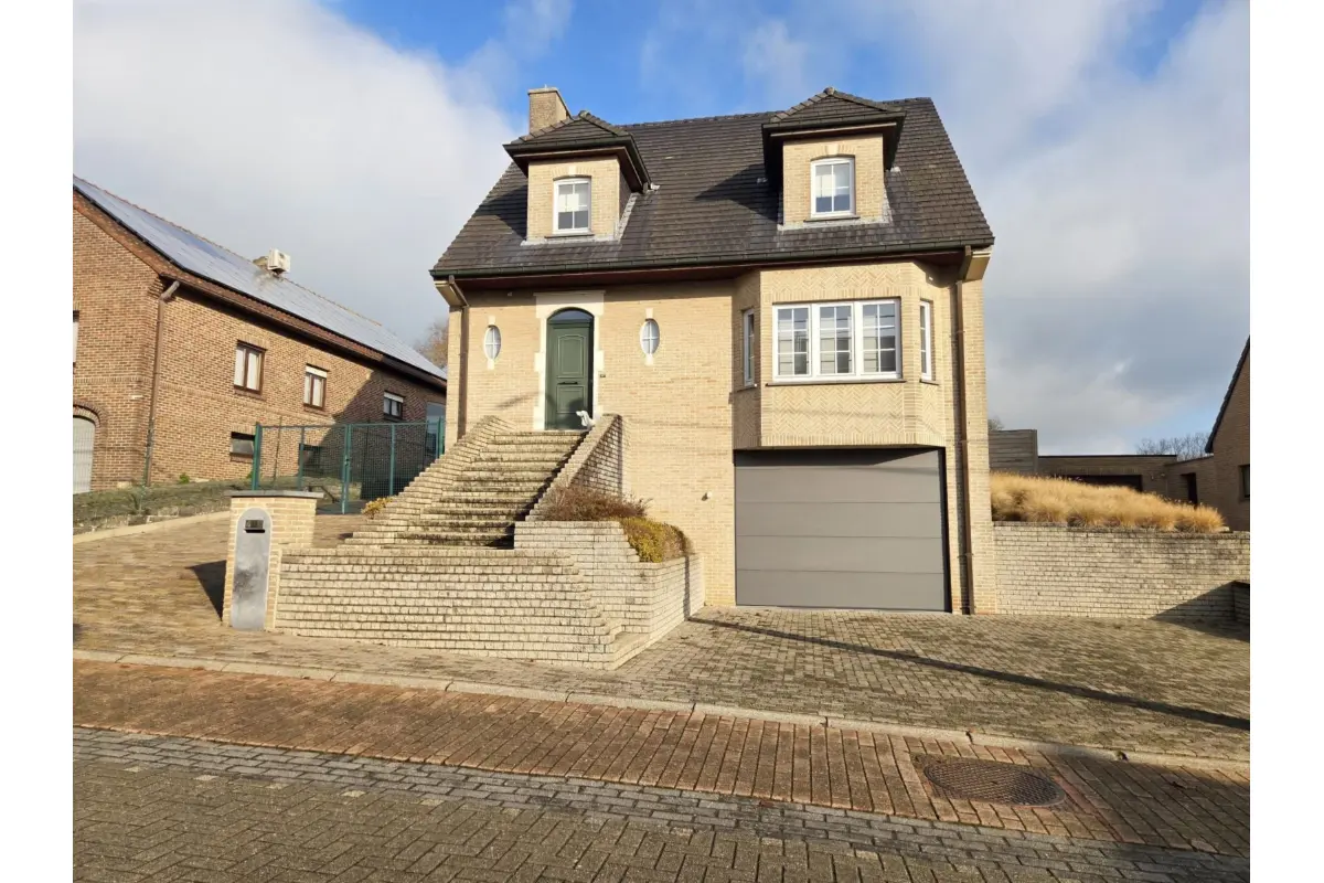 Villa te  koop in Ninove 9400 695000.00€ 3 slaapkamers 255.00m² - Zoekertje 637193