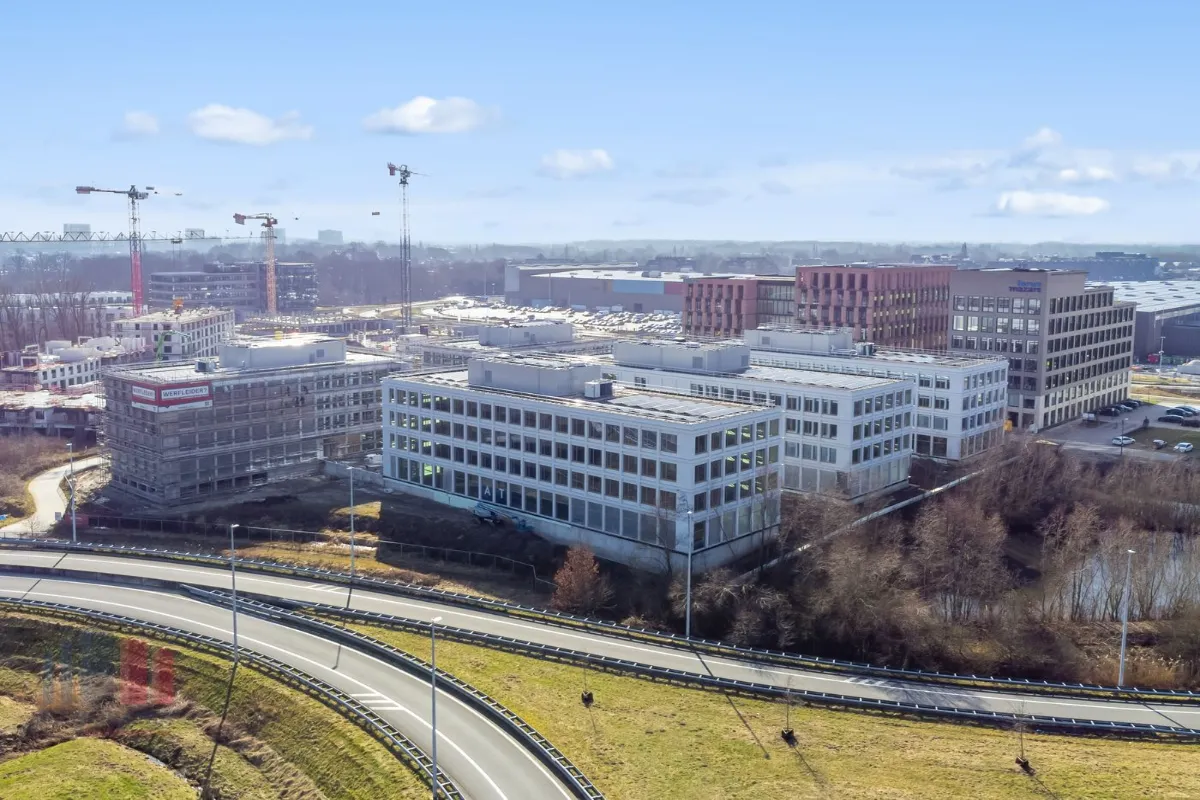 Handelszaak te  huur in Gent 9000 14676.00€  slaapkamers 952.00m² - Zoekertje 636824