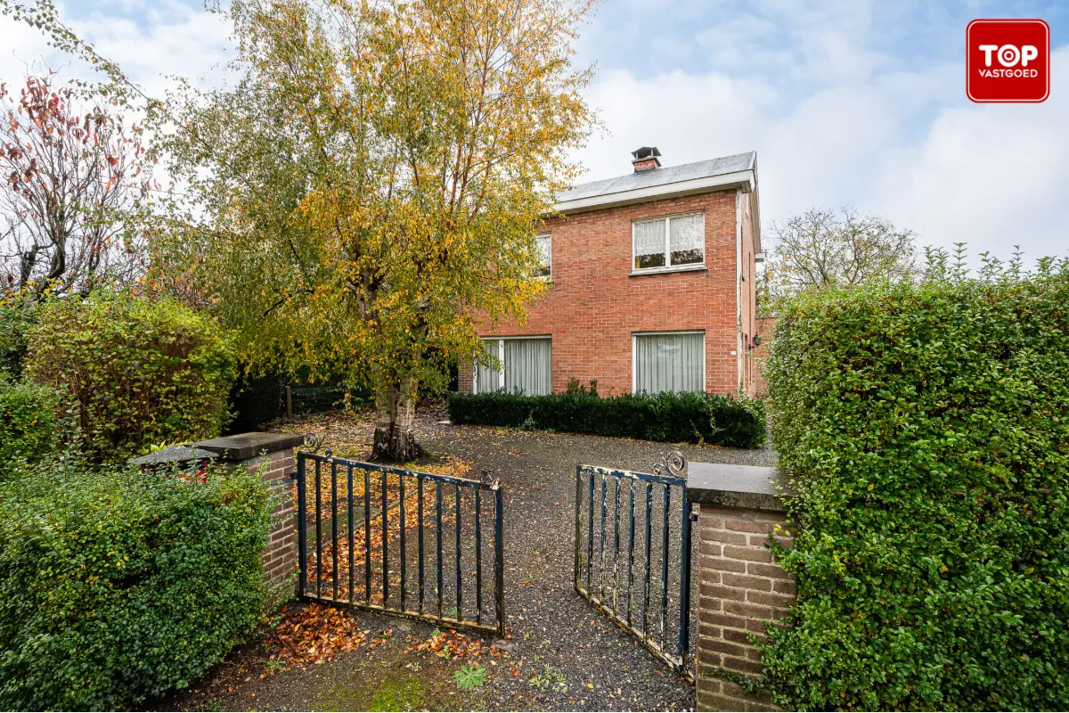 Huis te  koop in Lovendegem 9920 340000.00€ 4 slaapkamers 206.00m² - Zoekertje 637653