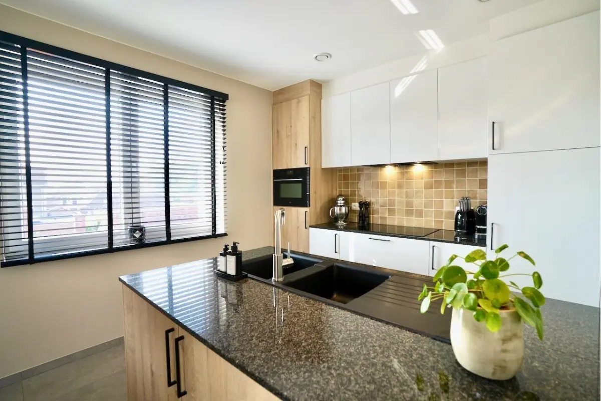 Penthouse te  koop in Oosteeklo 9968 398000.00€ 4 slaapkamers 150.00m² - Zoekertje 638551