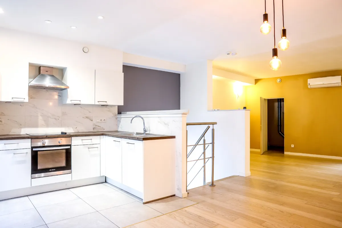 Appartement te  koop in Geraardsbergen 9500 220000.00€ 1 slaapkamers 85.00m² - Zoekertje 638488