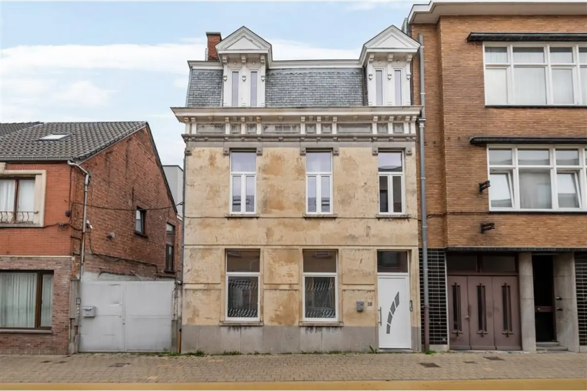 Huis te  koop in Sint-Niklaas 9100 455000.00€ 5 slaapkamers 245.00m² - Zoekertje 638084