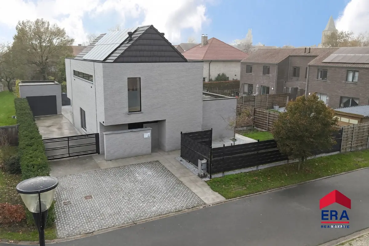 Huis te  koop in Oostwinkel 9931 565000.00€ 3 slaapkamers 190.00m² - Zoekertje 639375