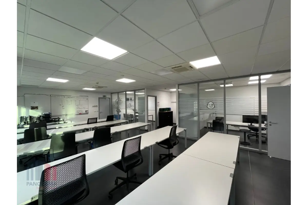 Handelszaak te  huur in Desteldonk 9042 4750.00€  slaapkamers 505.00m² - Zoekertje 639877