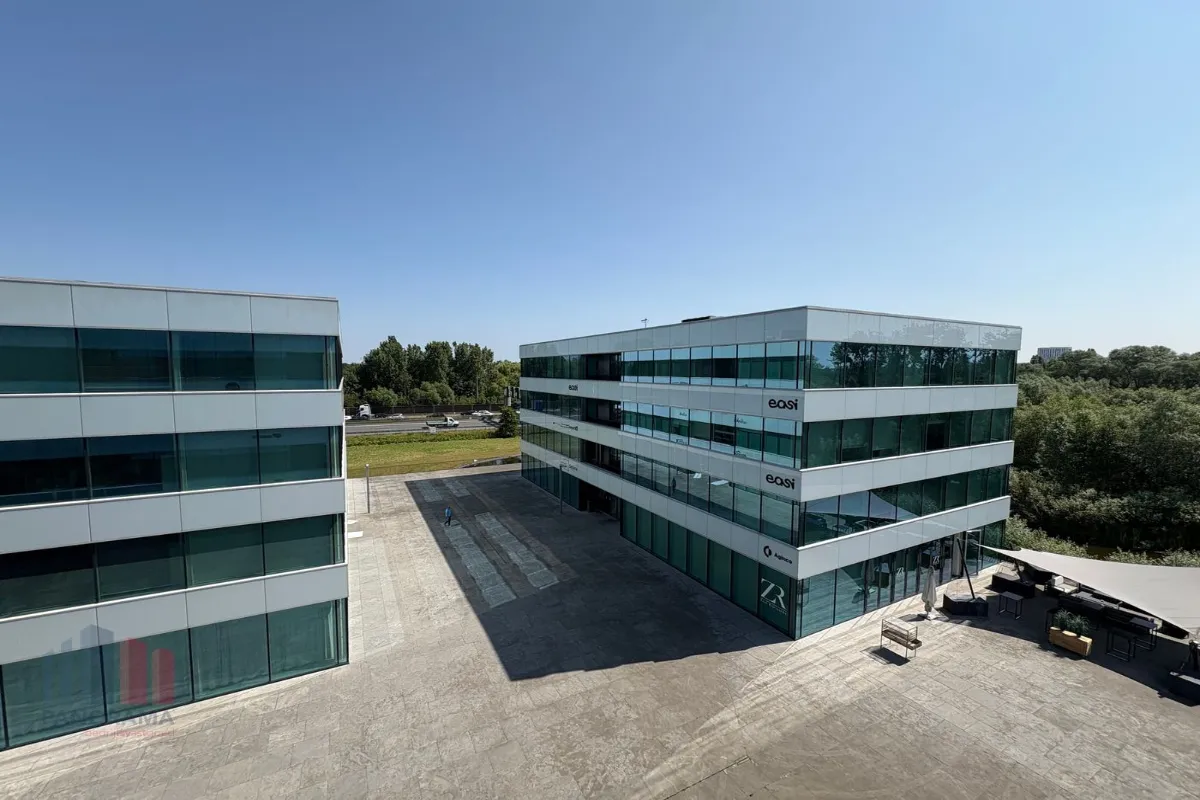 Handelszaak te  huur in Zwijnaarde 9052 8344.00€  slaapkamers 323.00m² - Zoekertje 639866