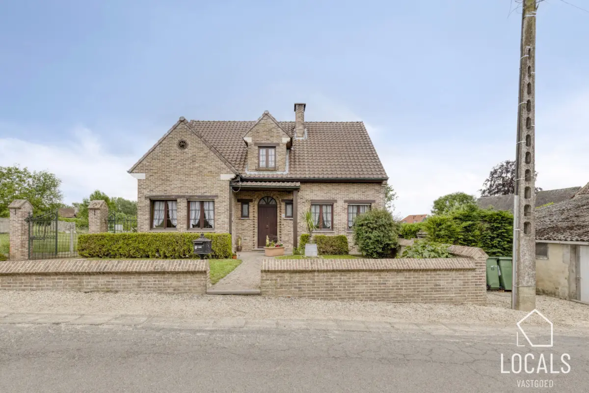 Huis te  koop in Haaltert 9450 449000.00€ 4 slaapkamers 339.00m² - Zoekertje 640551