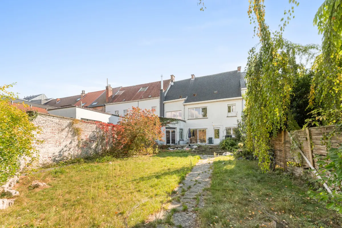 Huis te  koop in Ronse 9600 350000.00€ 7 slaapkamers 420.00m² - Zoekertje 640108