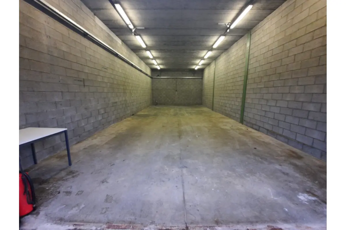 Handelszaak te  huur in Verrebroek 9130 525.00€  slaapkamers m² - Zoekertje 641592