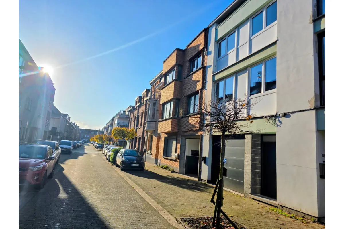 Huis te  huur in Aalst 9300 1050.00€ 2 slaapkamers 95.00m² - Zoekertje 641131