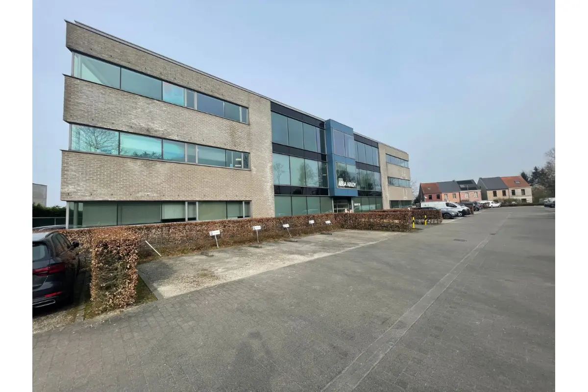 Handelszaak te  huur in Melle 9090 5700.00€  slaapkamers 570.00m² - Zoekertje 642710