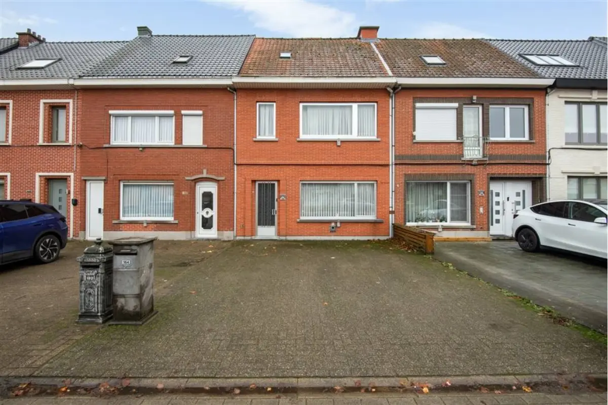 Huis te  koop in Sint-Niklaas 9100 299500.00€ 3 slaapkamers 181.00m² - Zoekertje 643314
