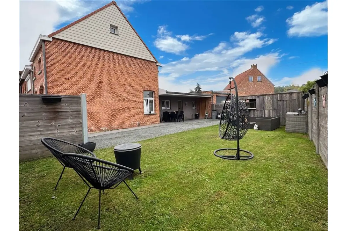 Huis te  koop in Sint-Pauwels 9170 368000.00€ 2 slaapkamers m² - Zoekertje 642765