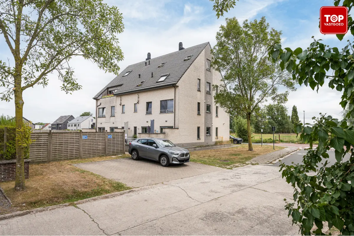 Appartement te  koop in Oostakker 9041 374000.00€ 4 slaapkamers 235.00m² - Zoekertje 644075