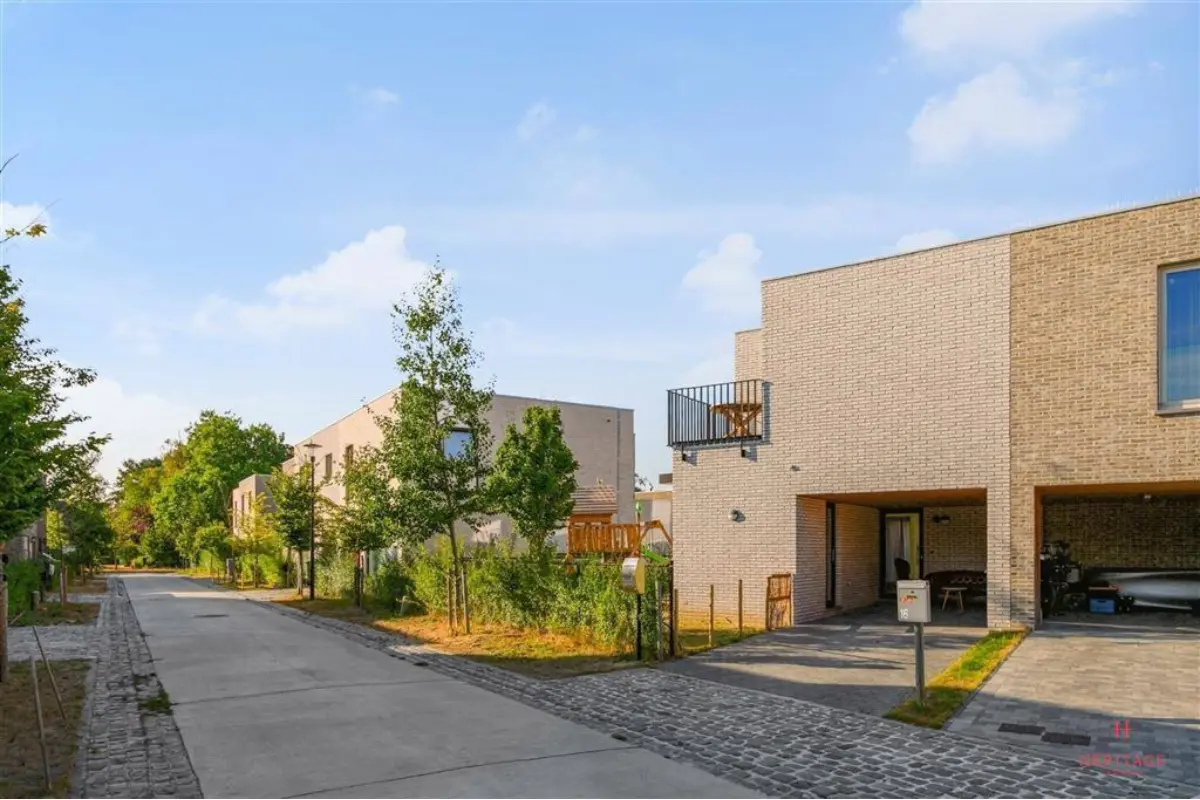 Huis te  huur in Aalst 9300 1250.00€ 3 slaapkamers 119.00m² - Zoekertje 644139