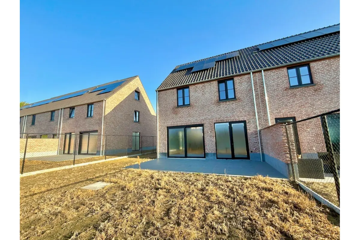 Huis te  koop in Oosteeklo 9968 500000.00€ 5 slaapkamers 208.00m² - Zoekertje 643965