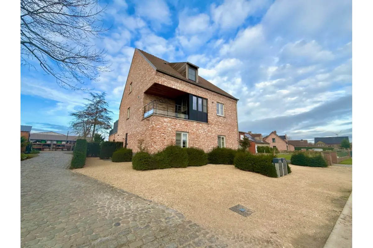 Benedenverdieping te  huur in Oosteeklo 9968 1150.00€ 2 slaapkamers 140.00m² - Zoekertje 643967