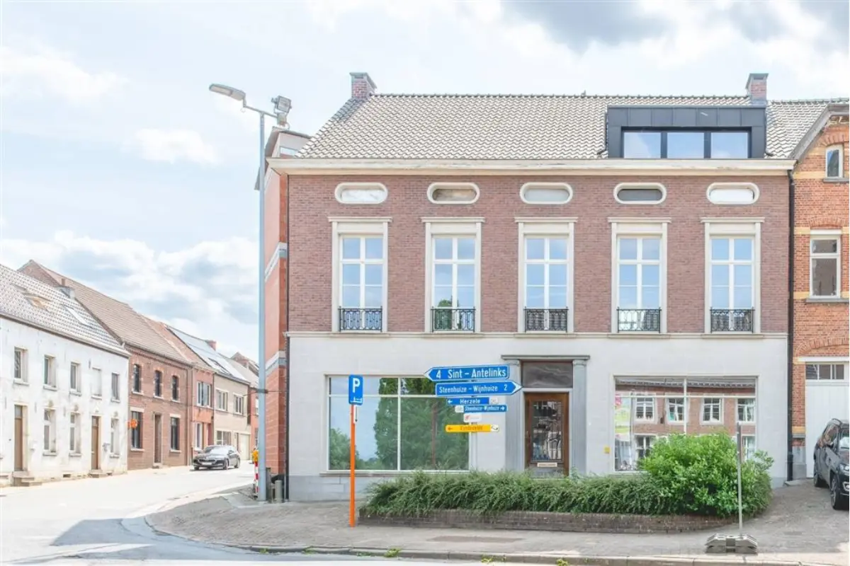 Herenhuis te  koop in Herzele 9550 995000.00€ 6 slaapkamers 550.00m² - Zoekertje 644664