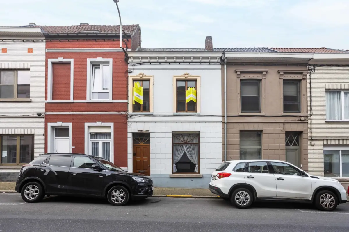 Huis te  koop in Geraardsbergen 9500 159000.00€ 3 slaapkamers 180.00m² - Zoekertje 644963