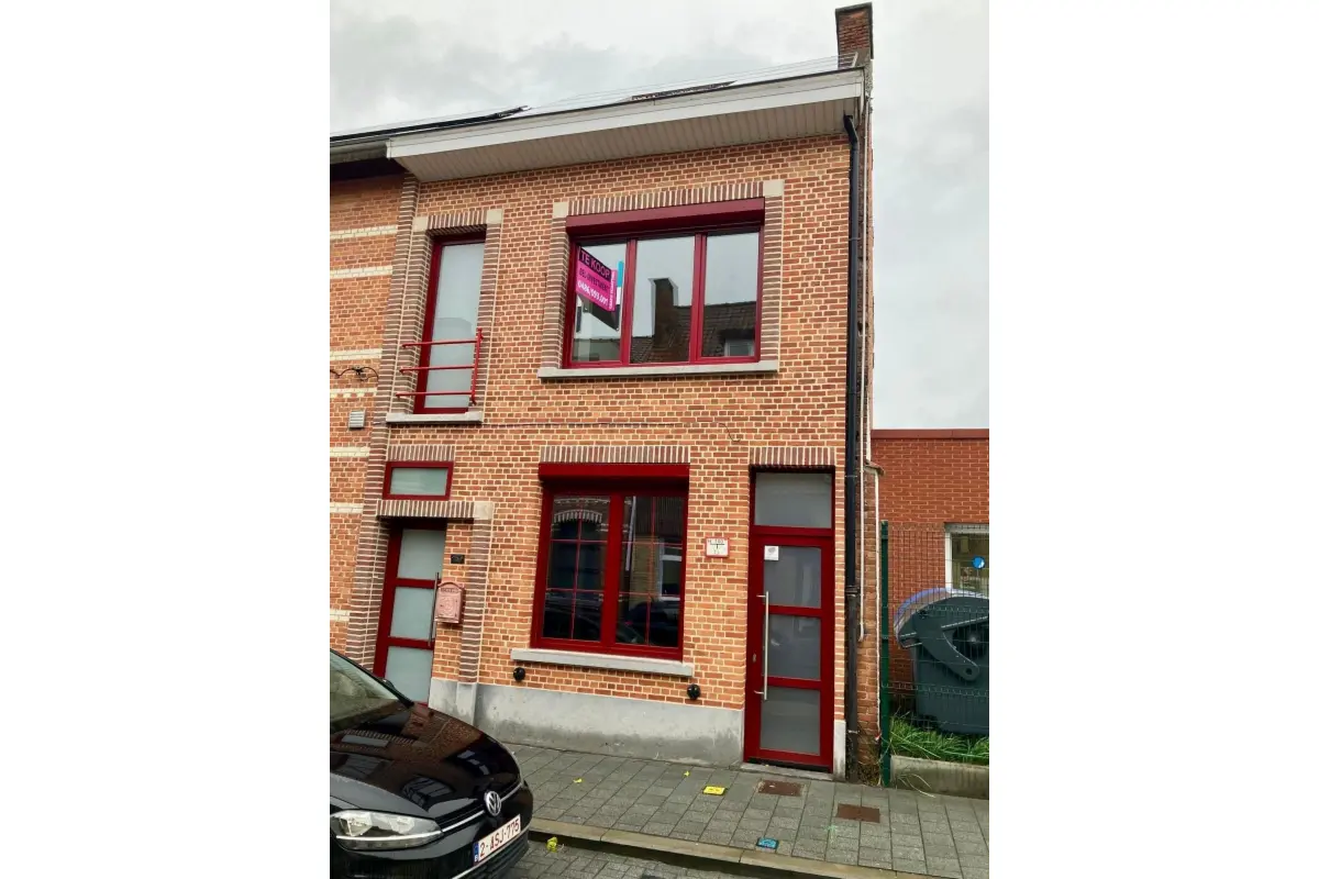 Huis te  koop in Sint-Niklaas 9100 310000.00€ 4 slaapkamers 162.00m² - Zoekertje 646475