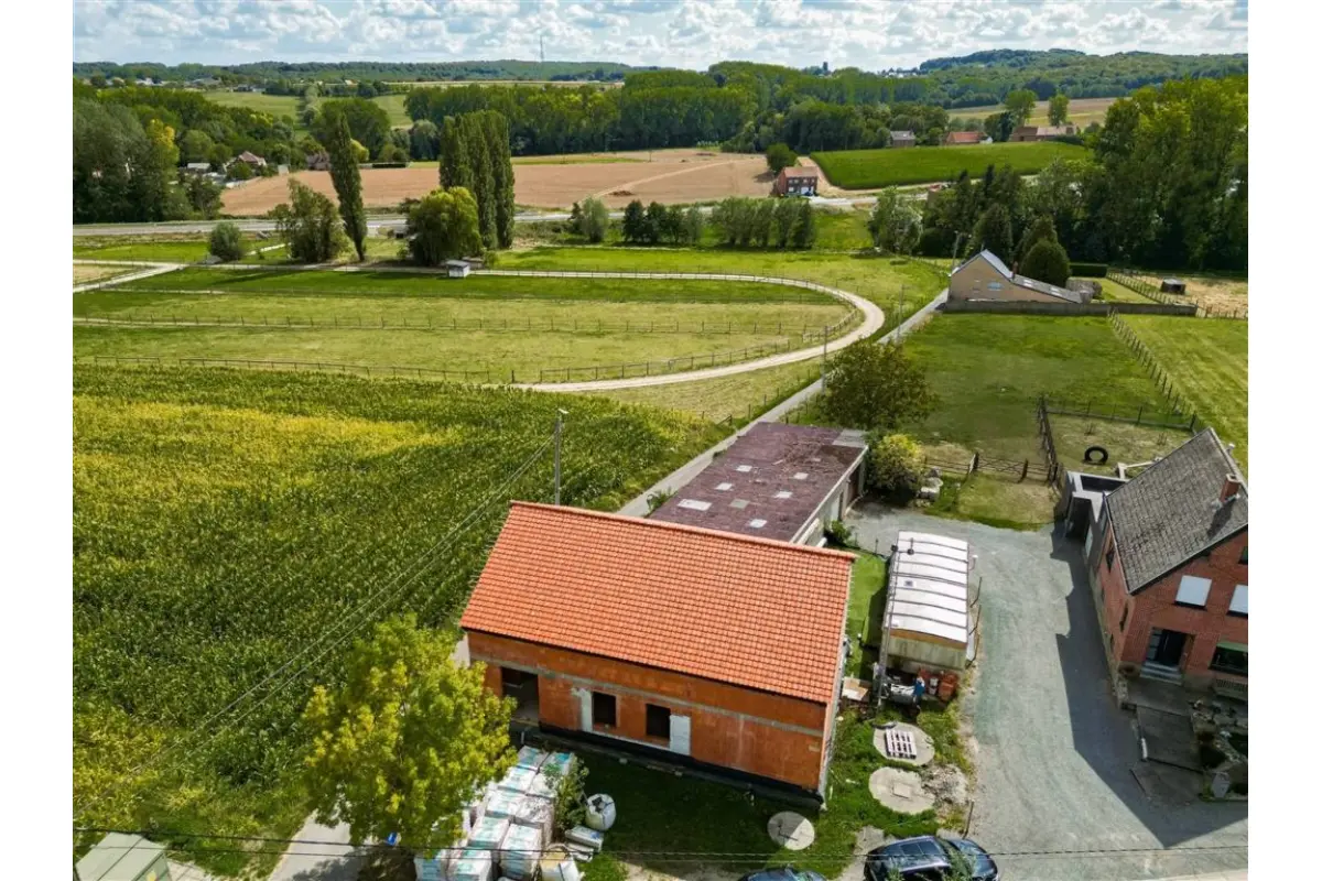 Huis te  koop in Brakel 9660 199000.00€ 3 slaapkamers 310.00m² - Zoekertje 646131