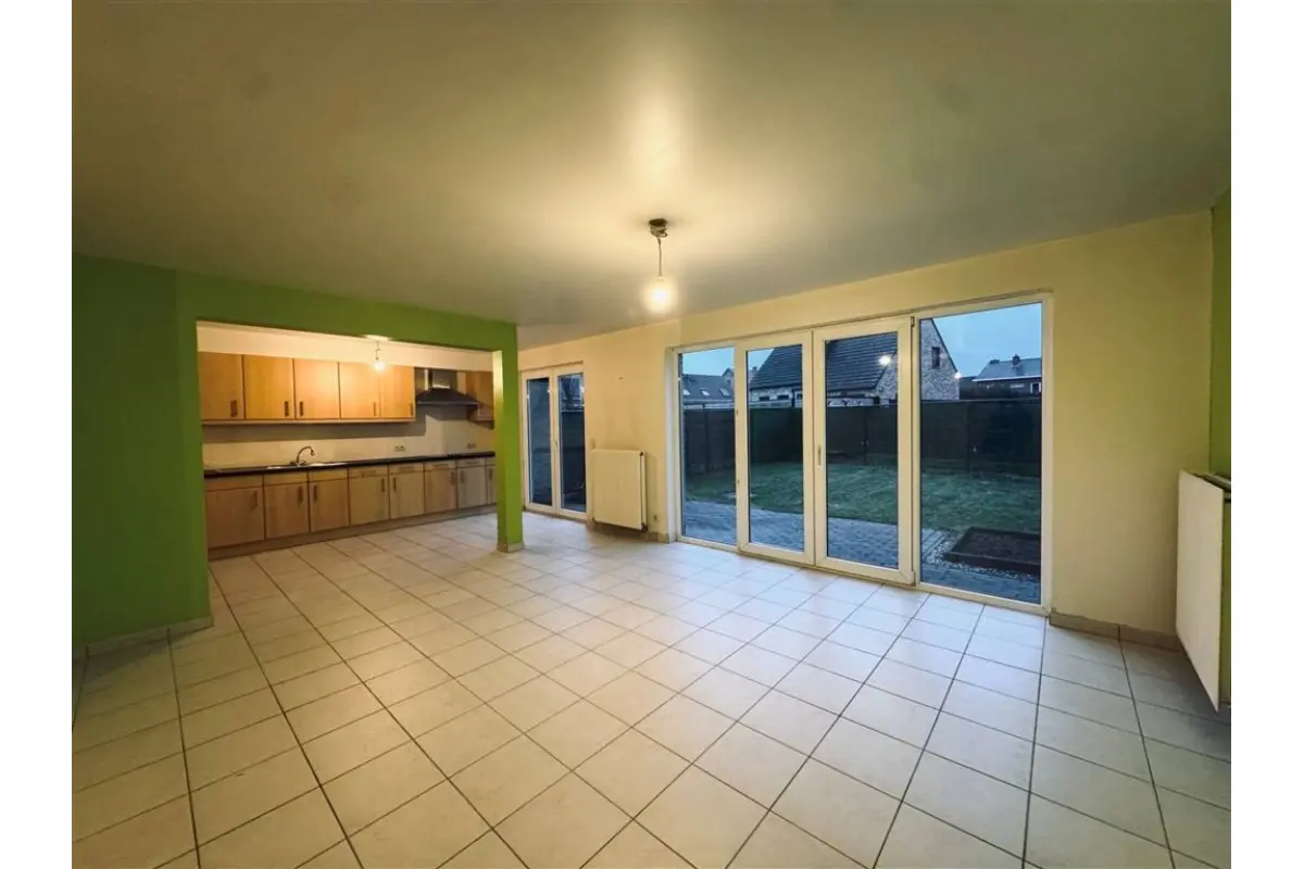 Huis te  huur in Verrebroek 9130 1000.00€ 3 slaapkamers 156.00m² - Zoekertje 646016