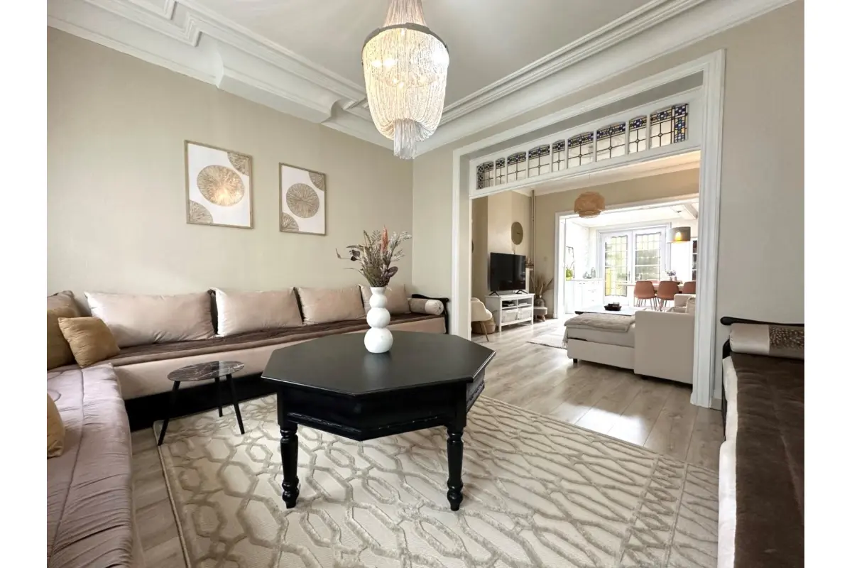 Herenhuis te  koop in Ronse 9600 249000.00€ 4 slaapkamers 250.00m² - Zoekertje 647471