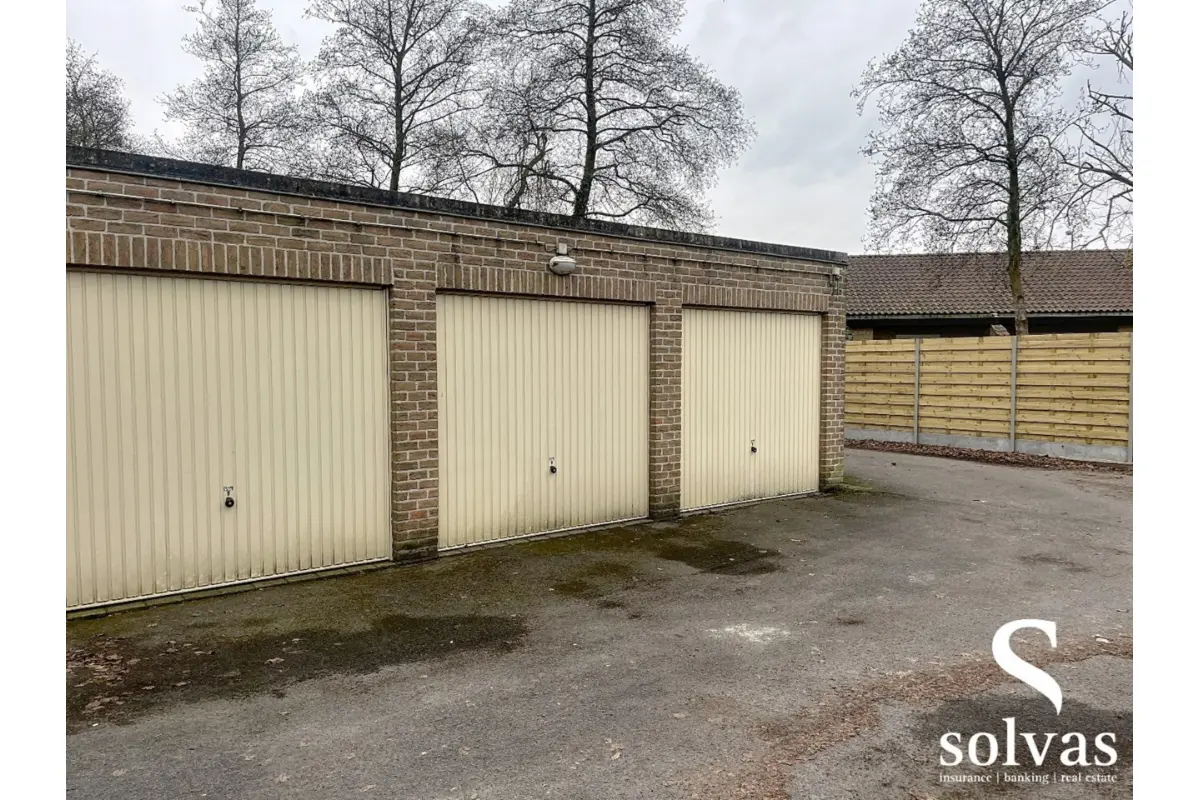 Parking & garage te  huur in Aalter 9880 75.00€  slaapkamers m² - Zoekertje 647482