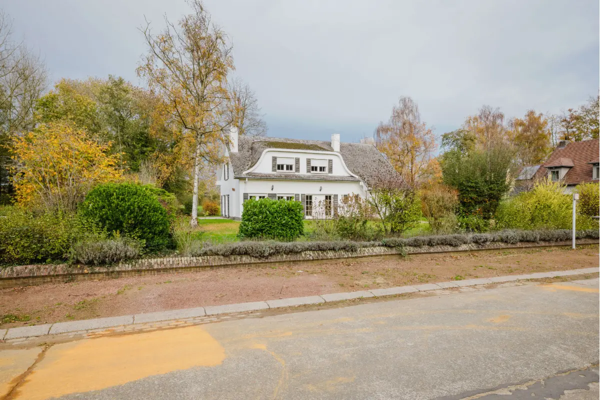 Villa te  koop in Zwijnaarde 9052 760000.00€ 5 slaapkamers 265.00m² - Zoekertje 647675