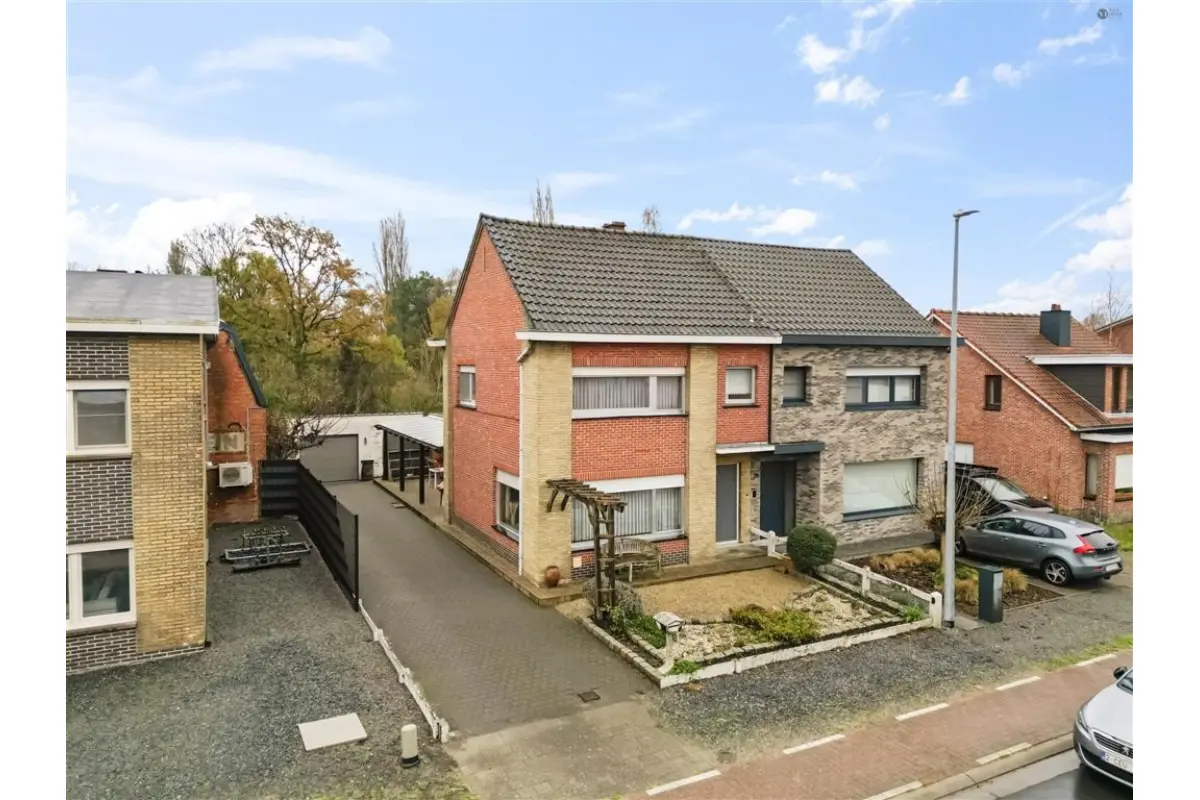 Huis te  koop in Stekene 9190 294000.00€ 4 slaapkamers 175.00m² - Zoekertje 648360