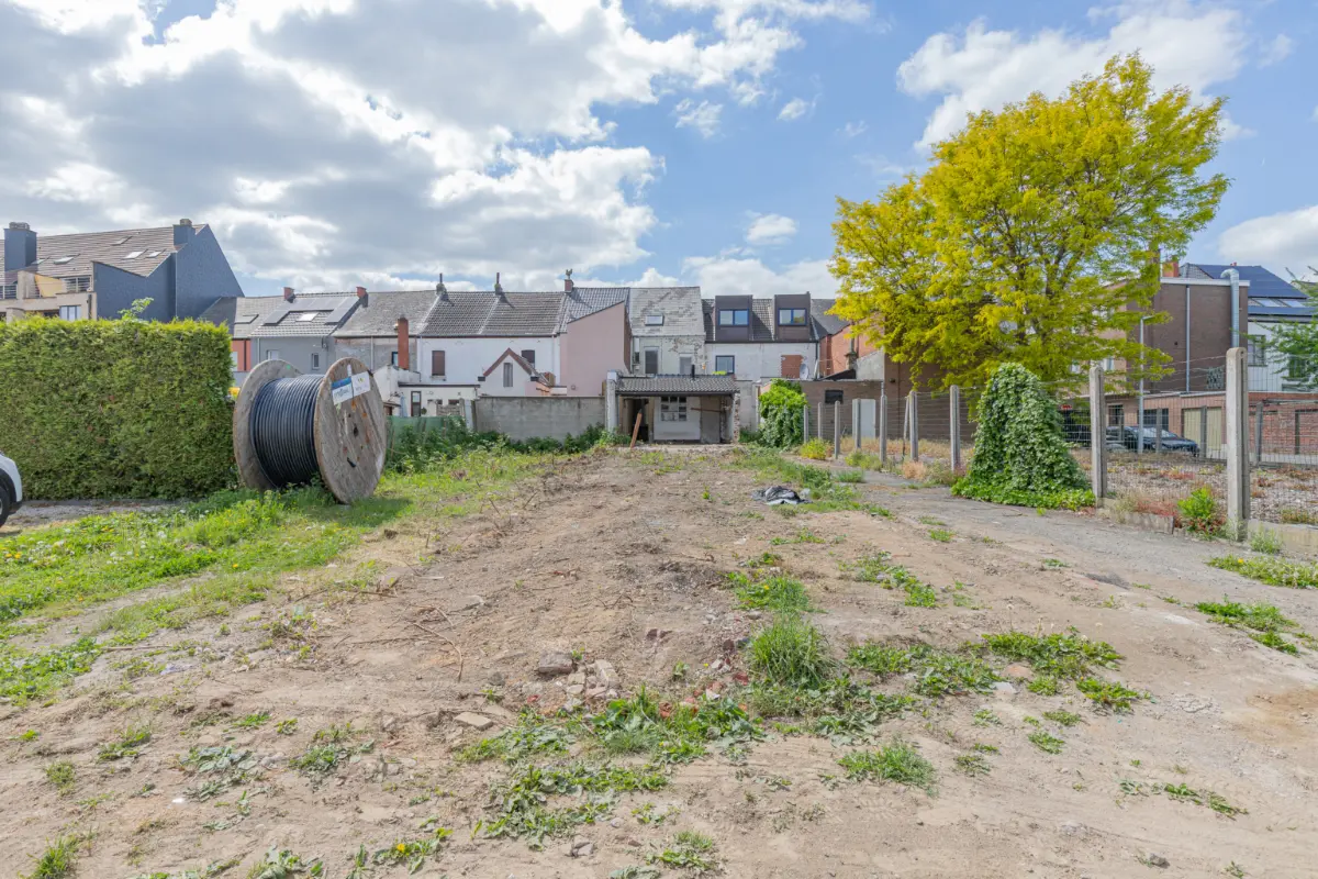 Grond te  koop in Denderleeuw 9470 89000.00€  slaapkamers m² - Zoekertje 648029