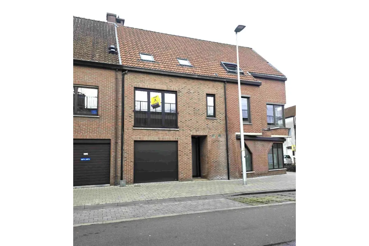 Huis te  huur in Lokeren 9160 1250.00€  slaapkamers m² - Zoekertje 649261