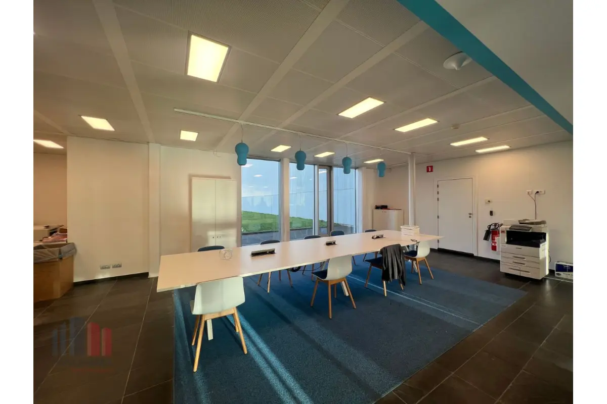 Handelszaak te  huur in Nazareth 9810 4900.00€  slaapkamers 325.00m² - Zoekertje 648636