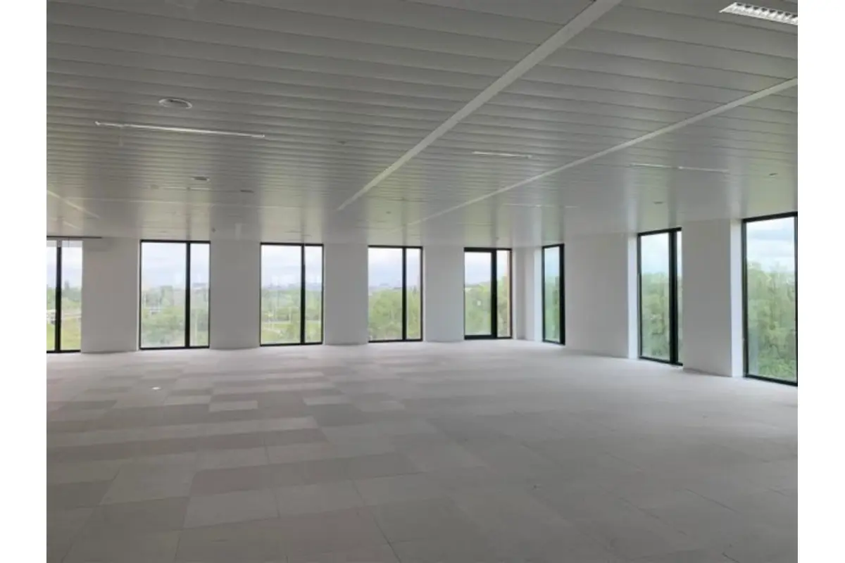 Handelszaak te  huur in Sint-Denijs-Westrem 9051 6126.00€  slaapkamers 435.00m² - Zoekertje 648639