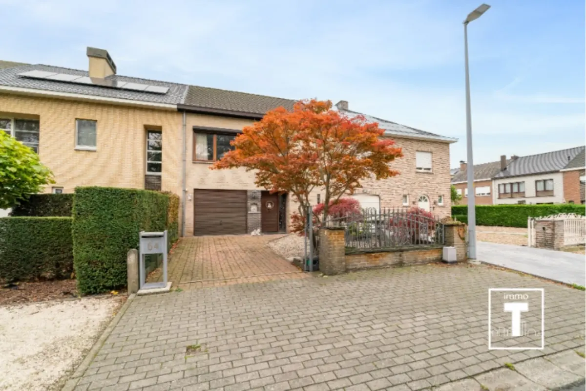 Huis te  koop in Wetteren 9230 374000.00€ 3 slaapkamers 256.00m² - Zoekertje 649696