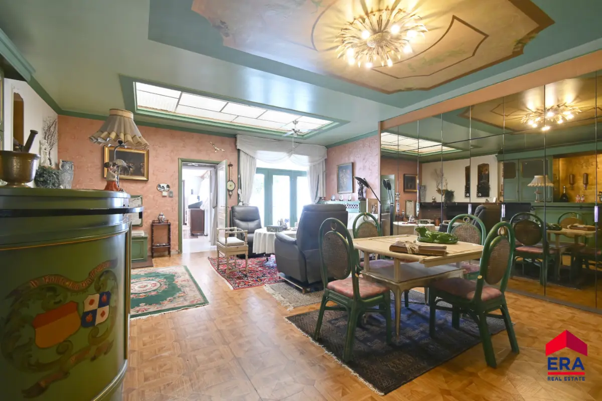 Herenhuis te  koop in Eeklo 9900 339000.00€ 5 slaapkamers 320.00m² - Zoekertje 650165