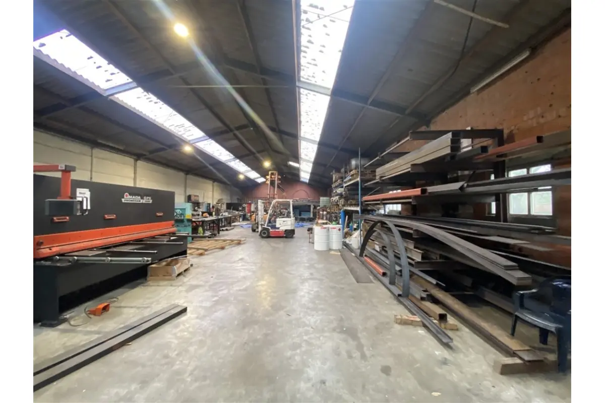 Handelszaak te  huur in Sint-Gillis-Waas 9170 1600.00€  slaapkamers 430.00m² - Zoekertje 650219